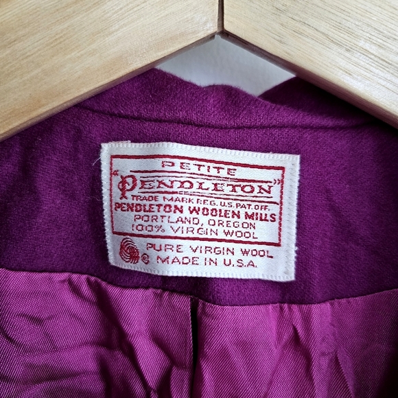 Pendleton Magenta Blazer 100% Pure Virgin Wool Petite, Pockets, Made in USA, M - Picture 3 of 16